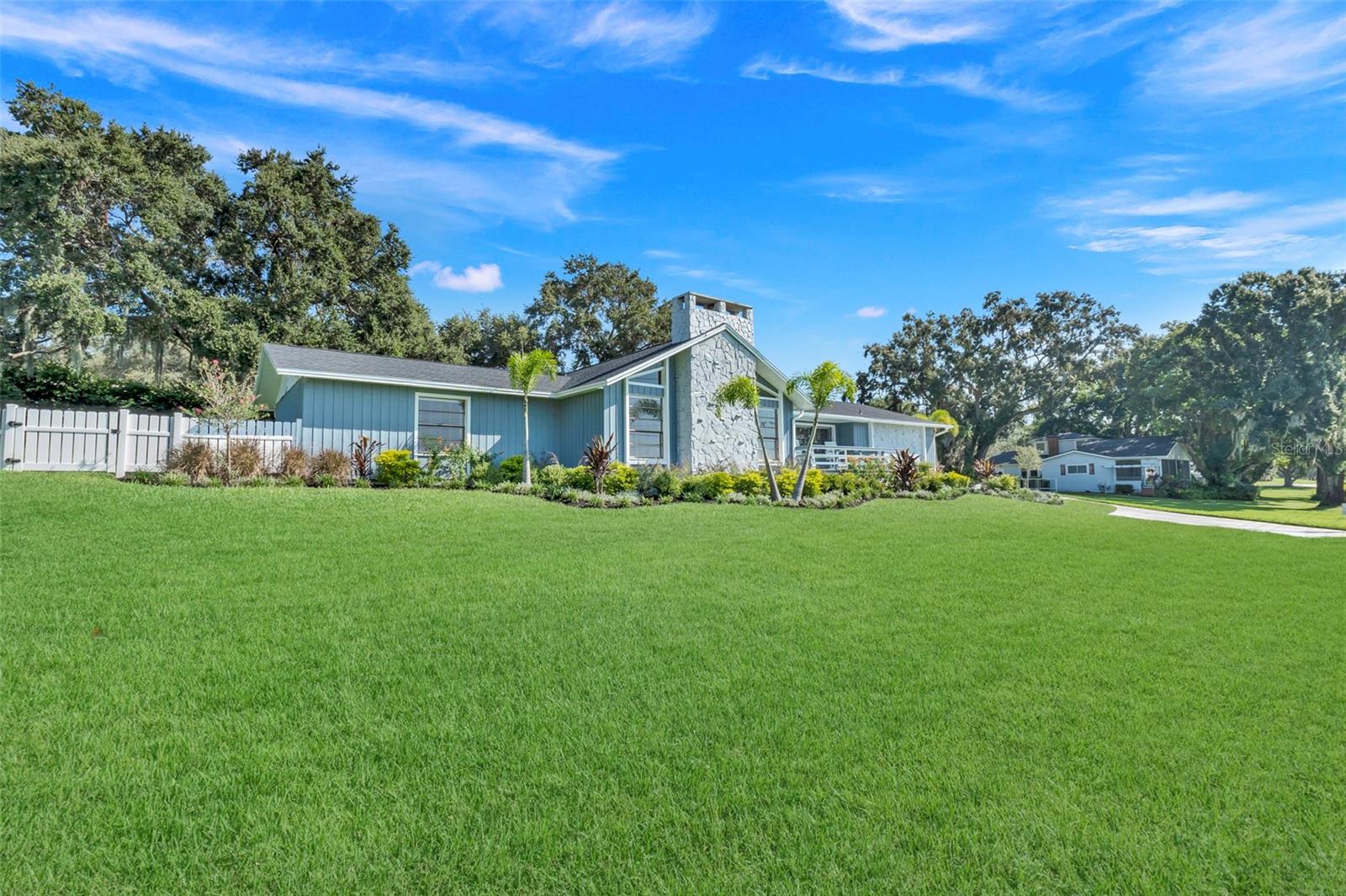 11329 LAKE MINNEOLA SHRS