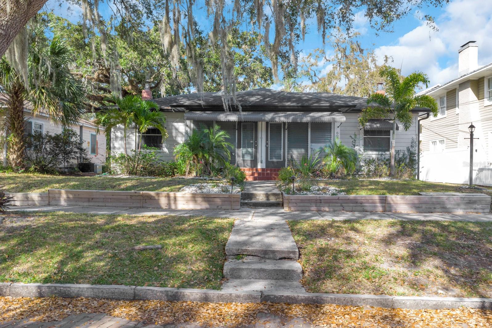 607 E HARWOOD ST #607,609,611