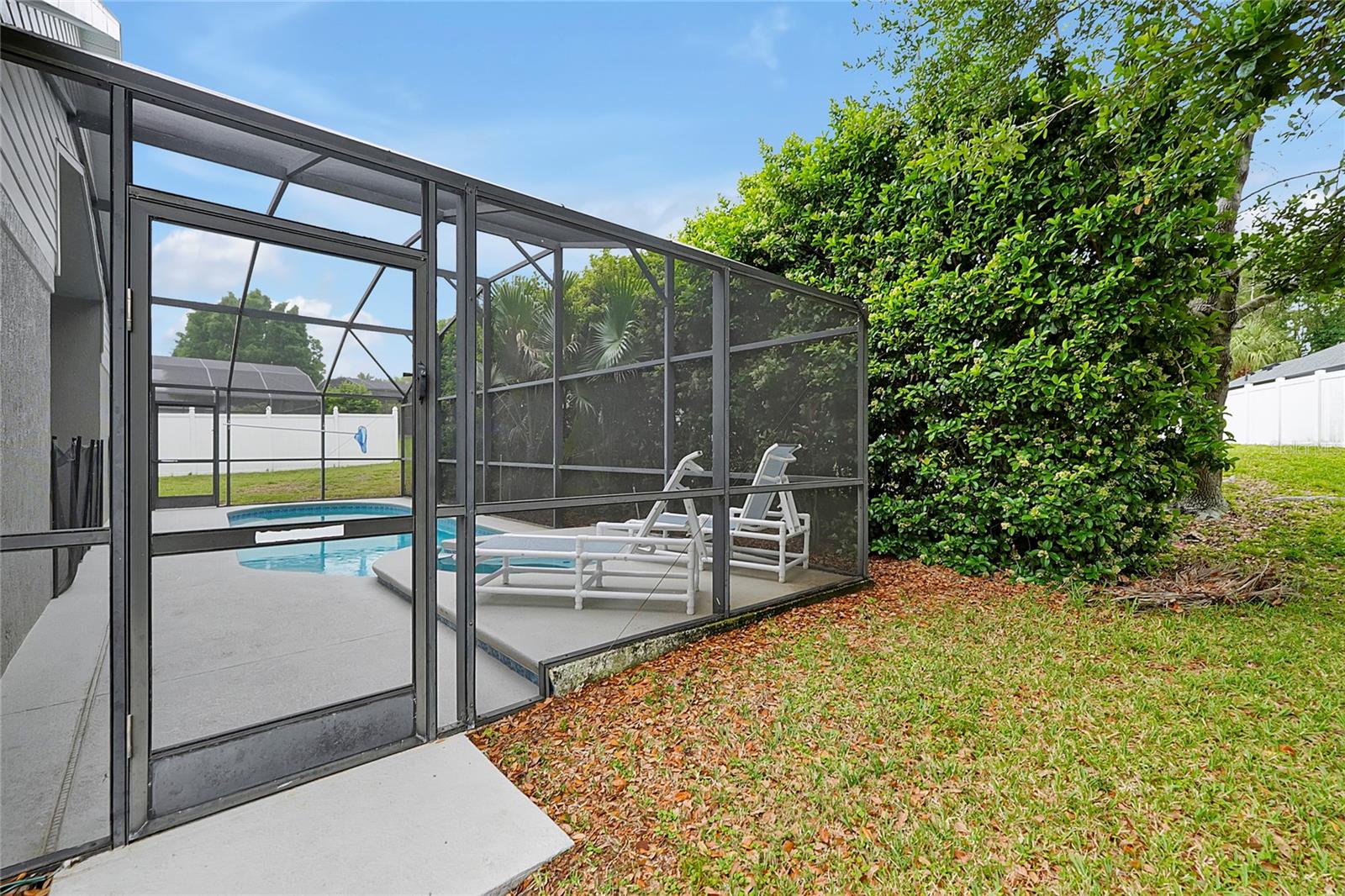 16140 BLOSSOM HILL LOOP