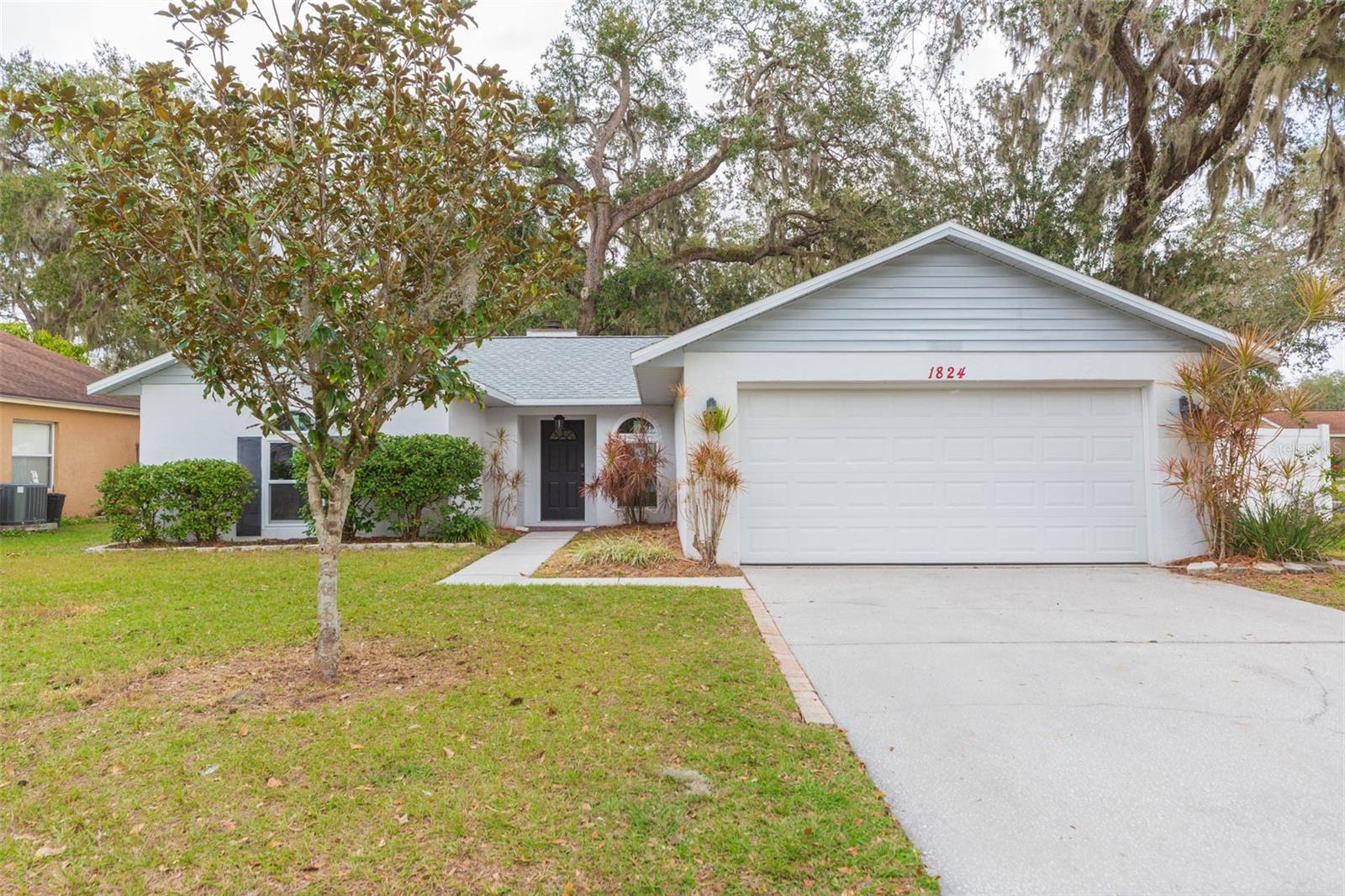 1824 STAYSAIL DR