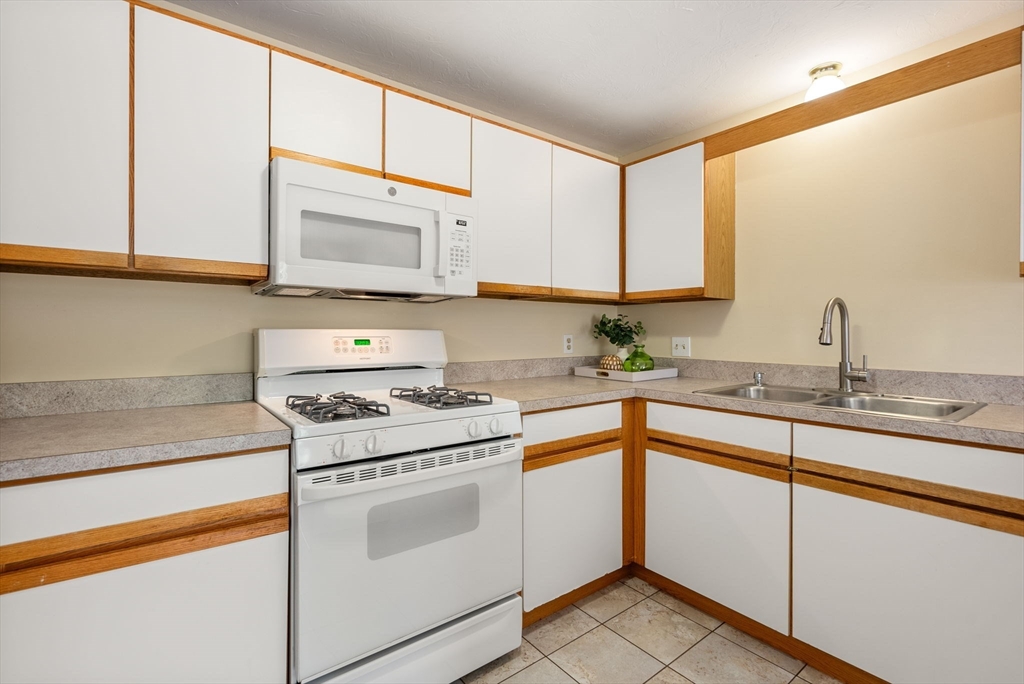 849 Boston Post Rd E # 8C