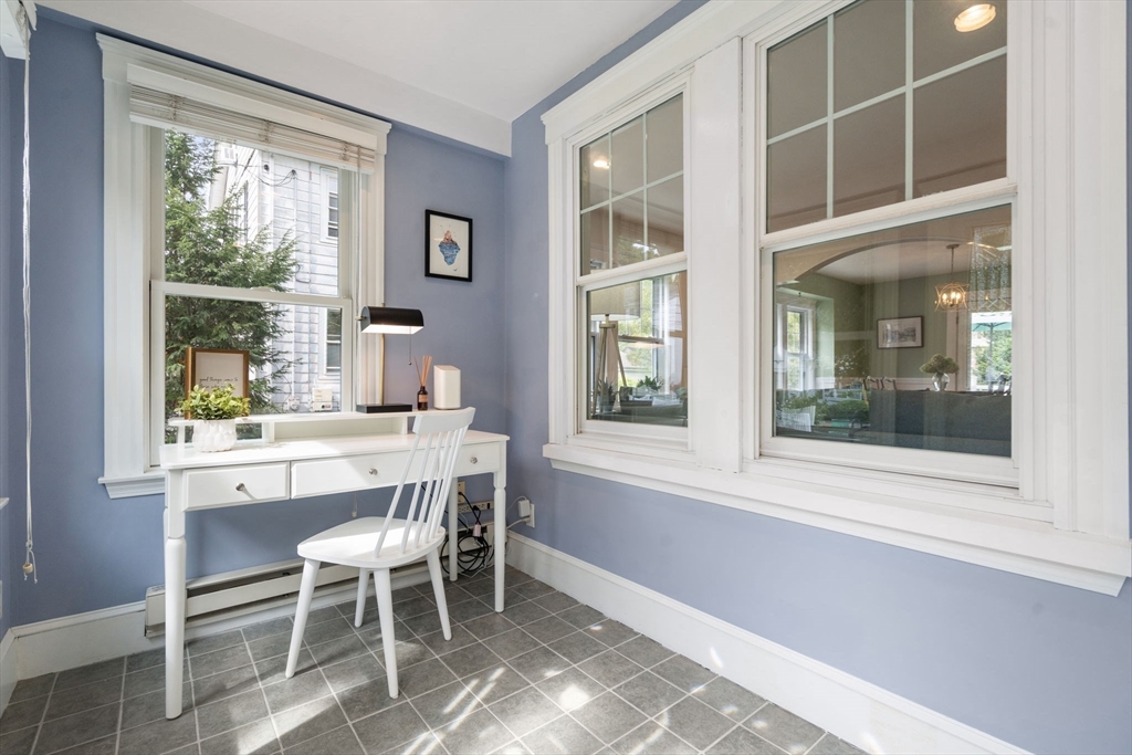 36 Courtney Rd