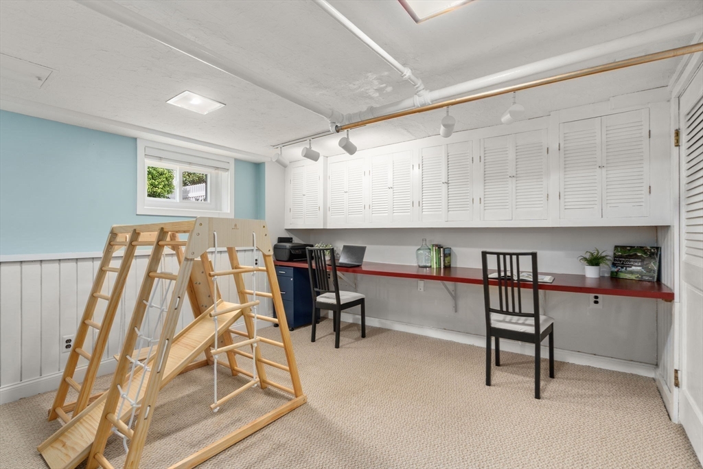 36 Courtney Rd