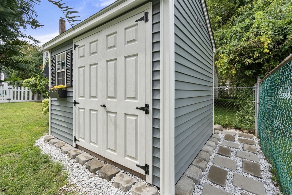 36 Courtney Rd