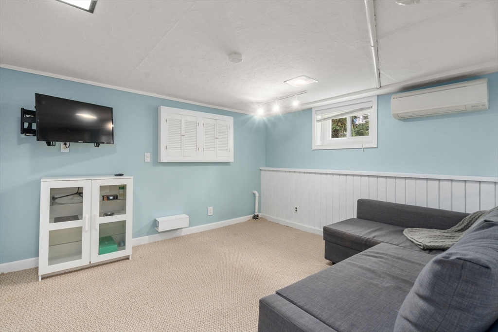 36 Courtney Rd