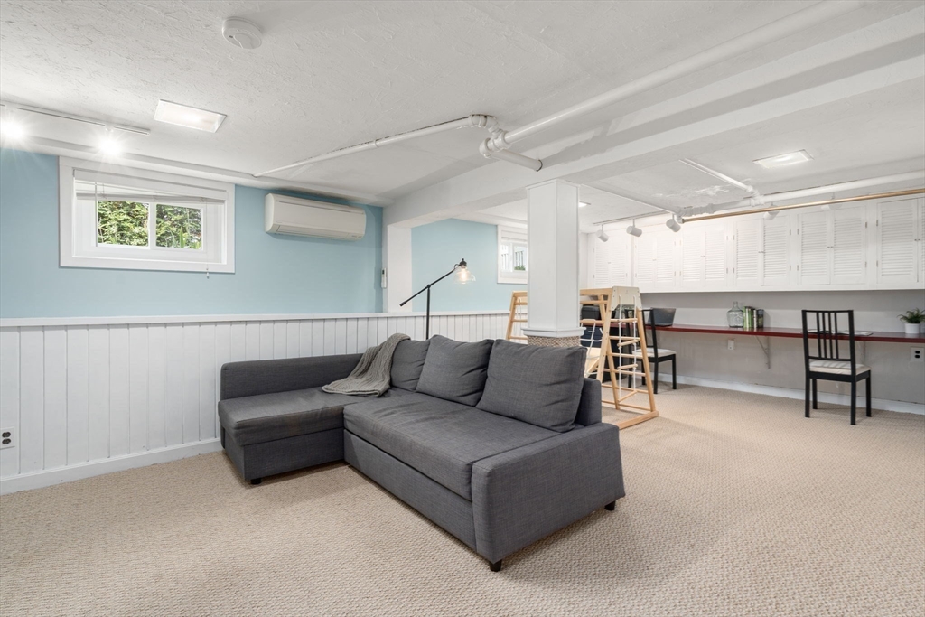 36 Courtney Rd