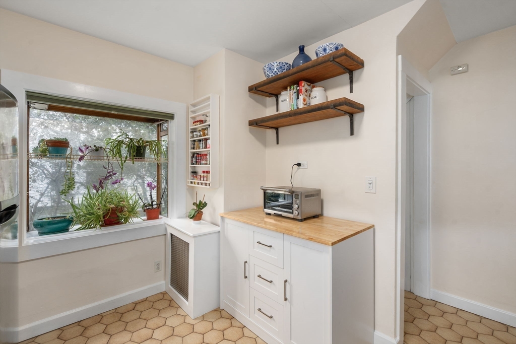 36 Courtney Rd