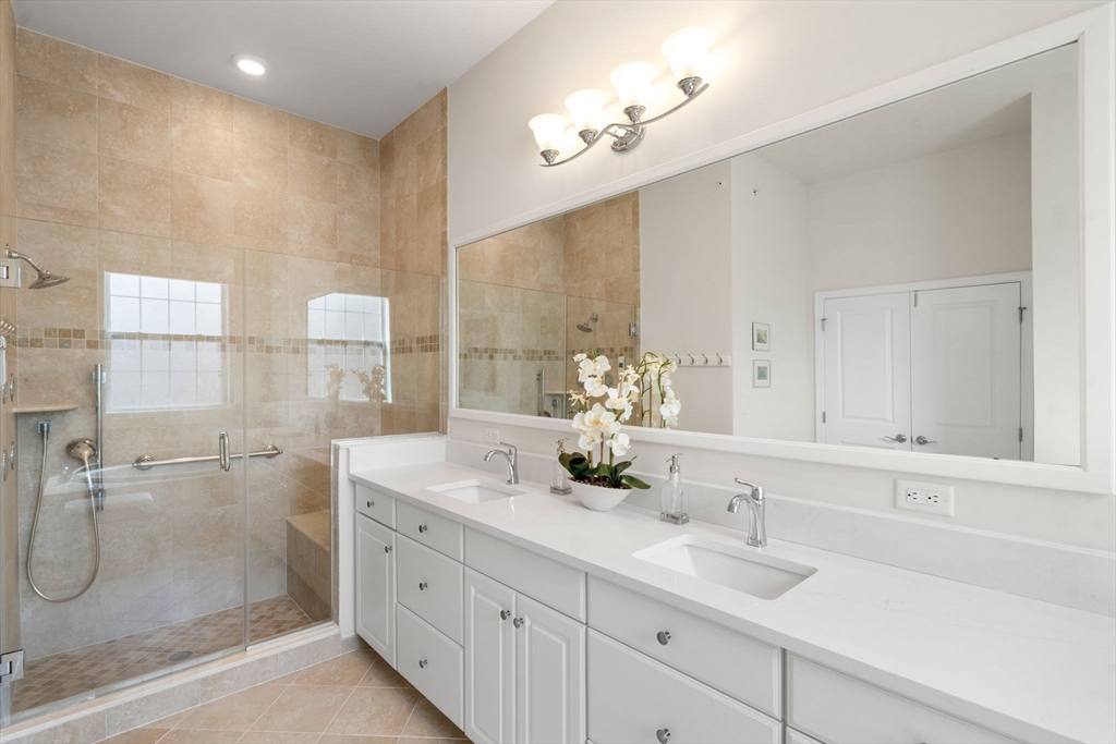 40 Ridgewood Dr # 40