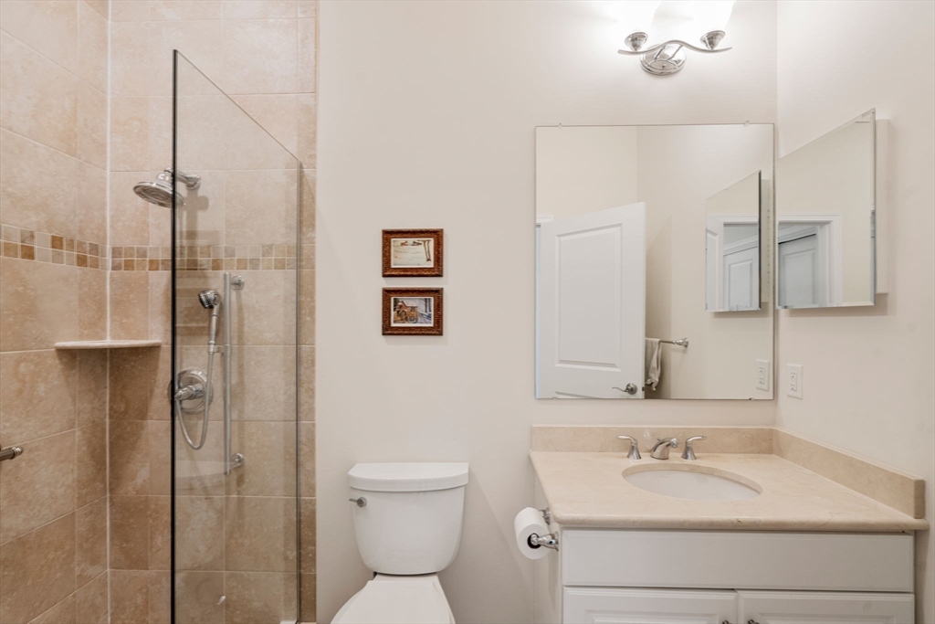 40 Ridgewood Dr # 40