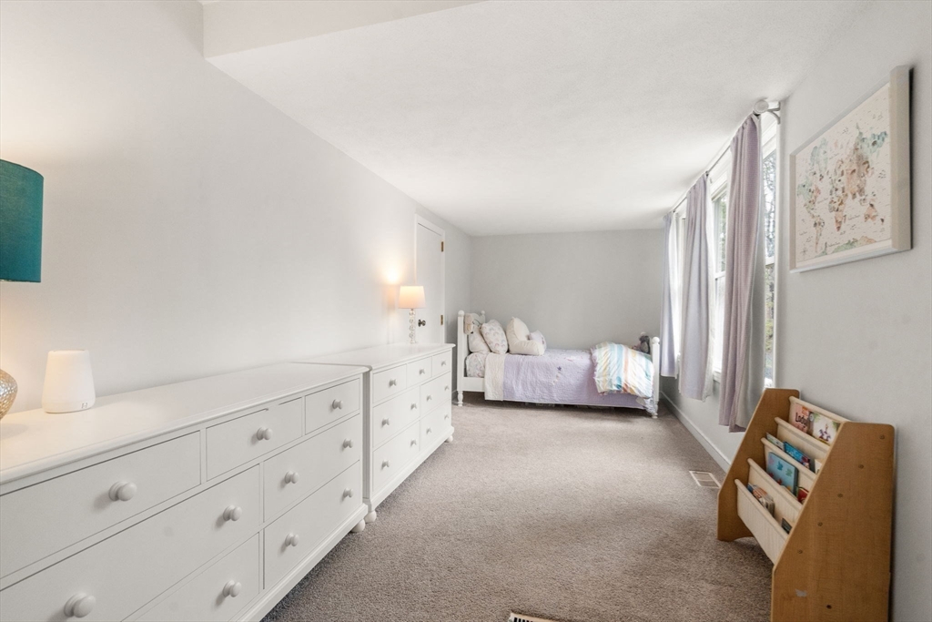 30 Oak Hill Rd