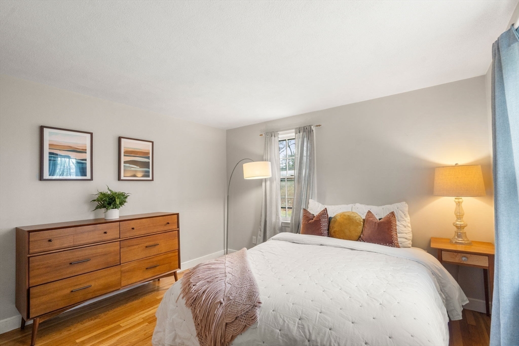 30 Oak Hill Rd
