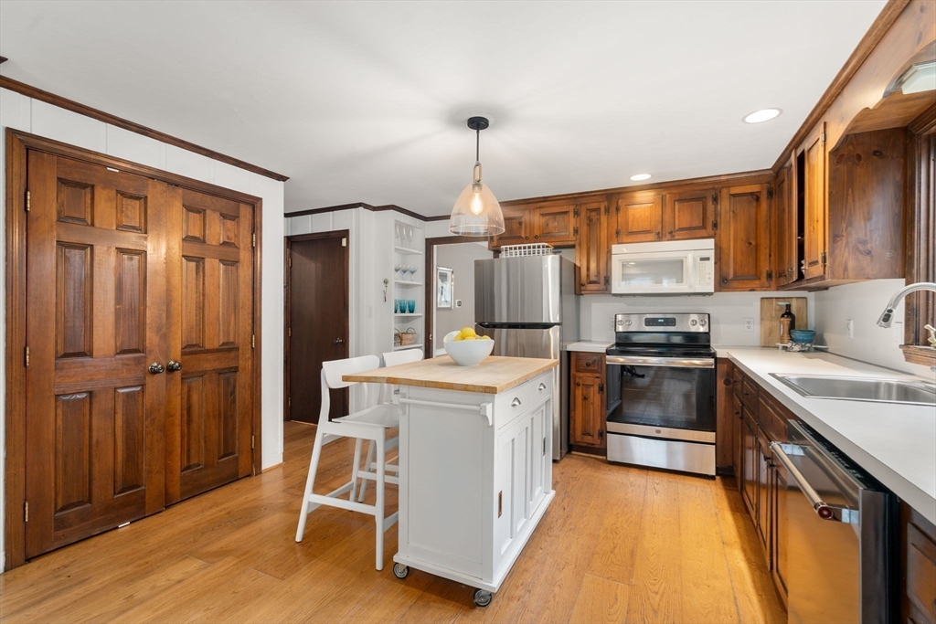 30 Oak Hill Rd