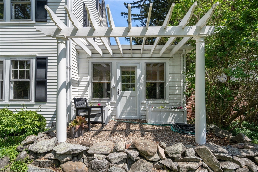 96 Hudson Rd