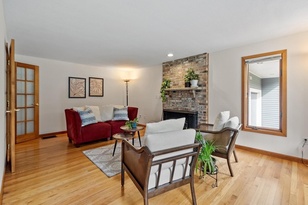 6 Baywoods Dr
