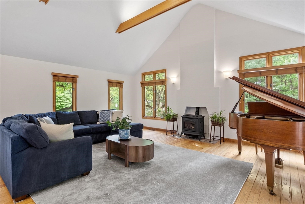 6 Baywoods Dr