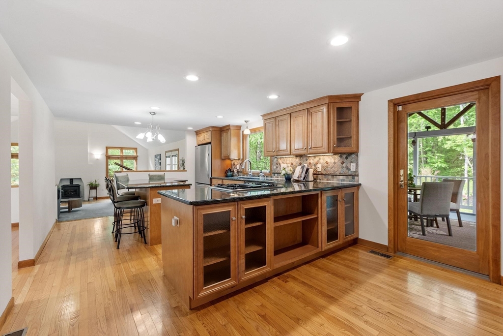 6 Baywoods Dr