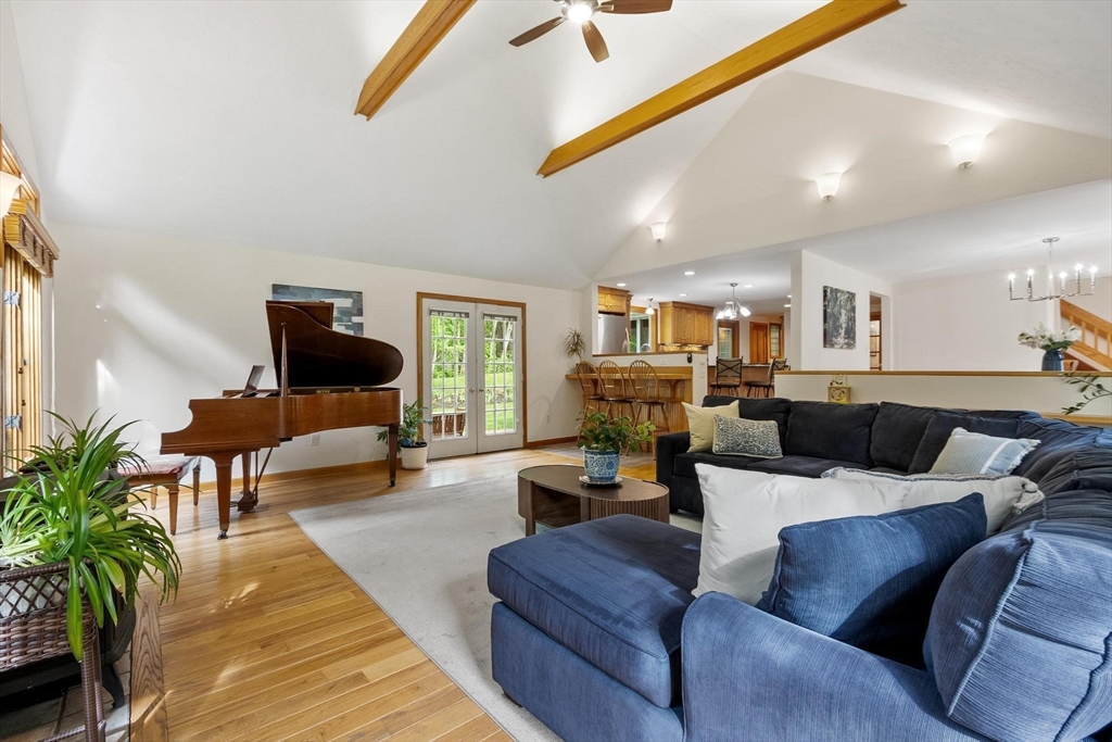 6 Baywoods Dr