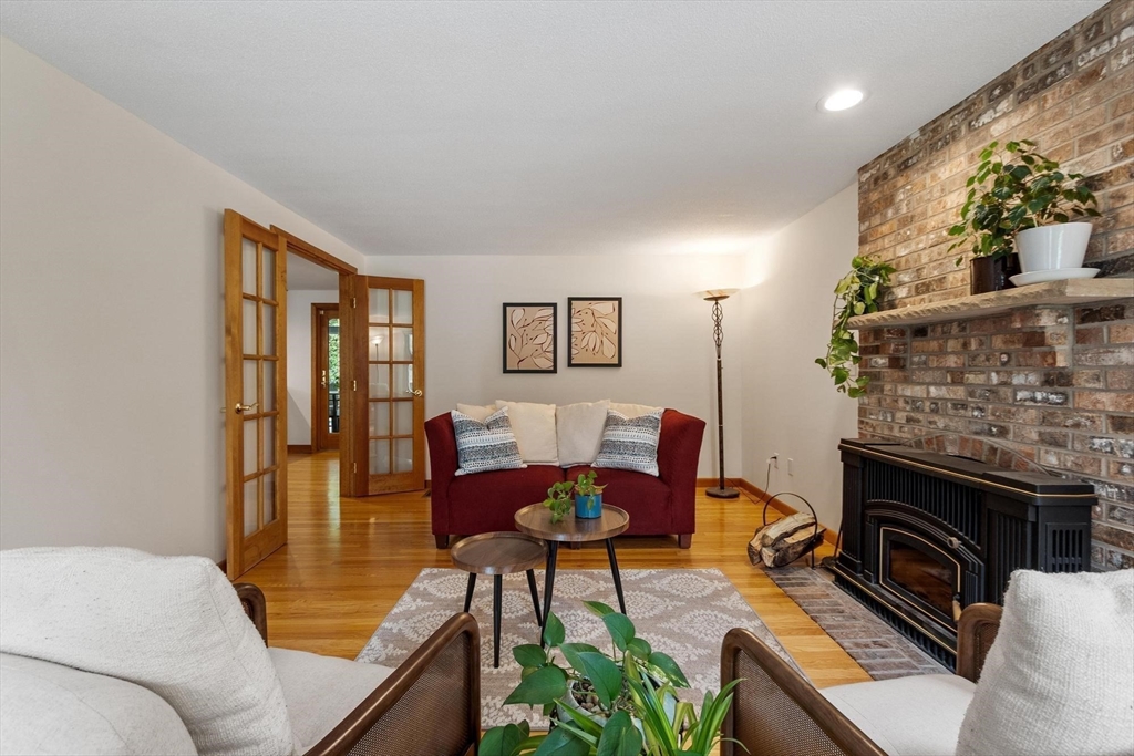 6 Baywoods Dr