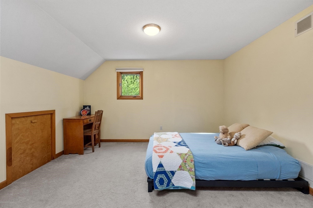 6 Baywoods Dr