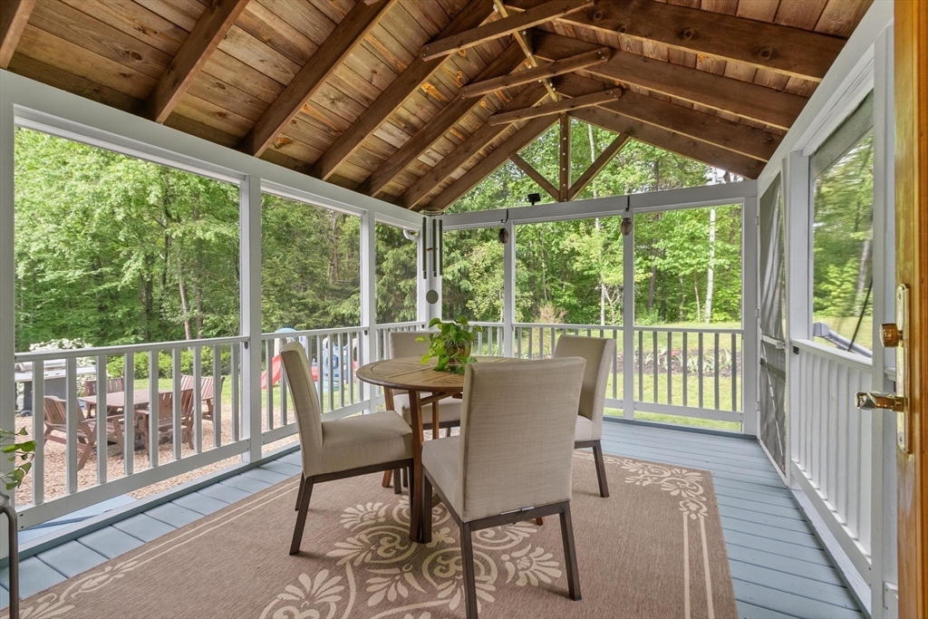6 Baywoods Dr