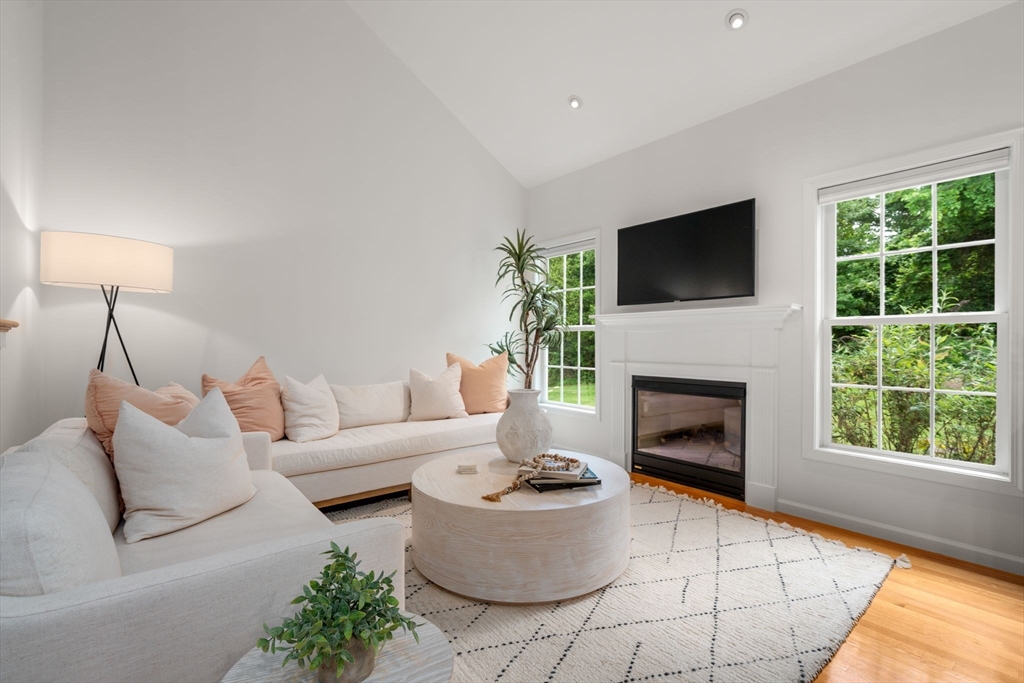 39 Village Cir # 39