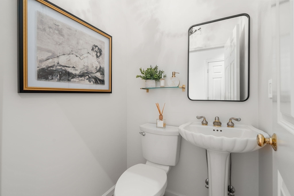39 Village Cir # 39