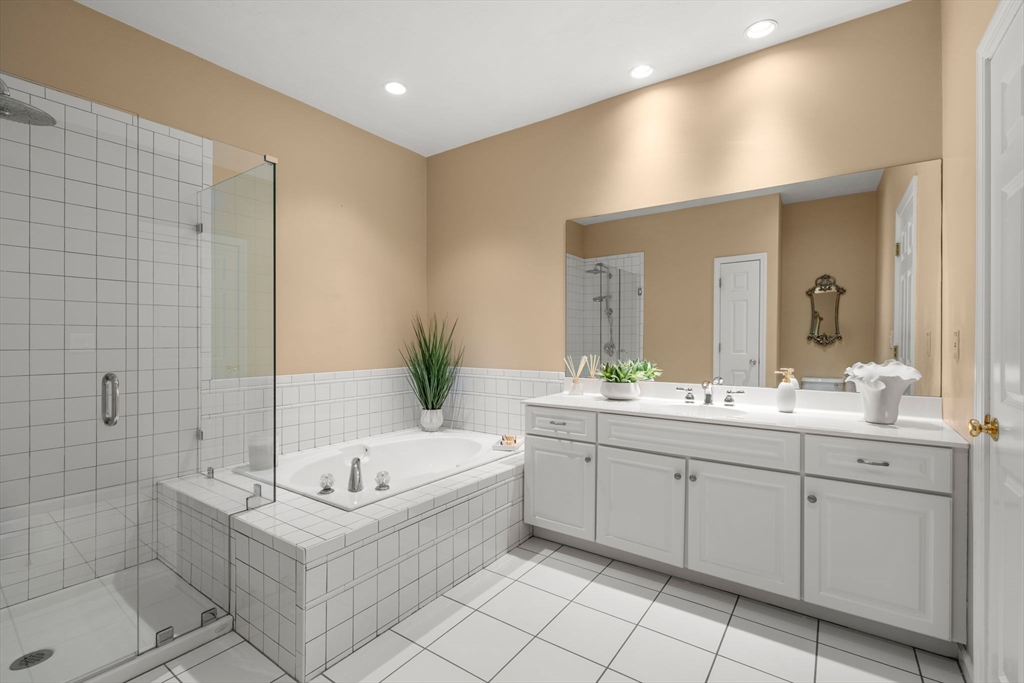 39 Village Cir # 39