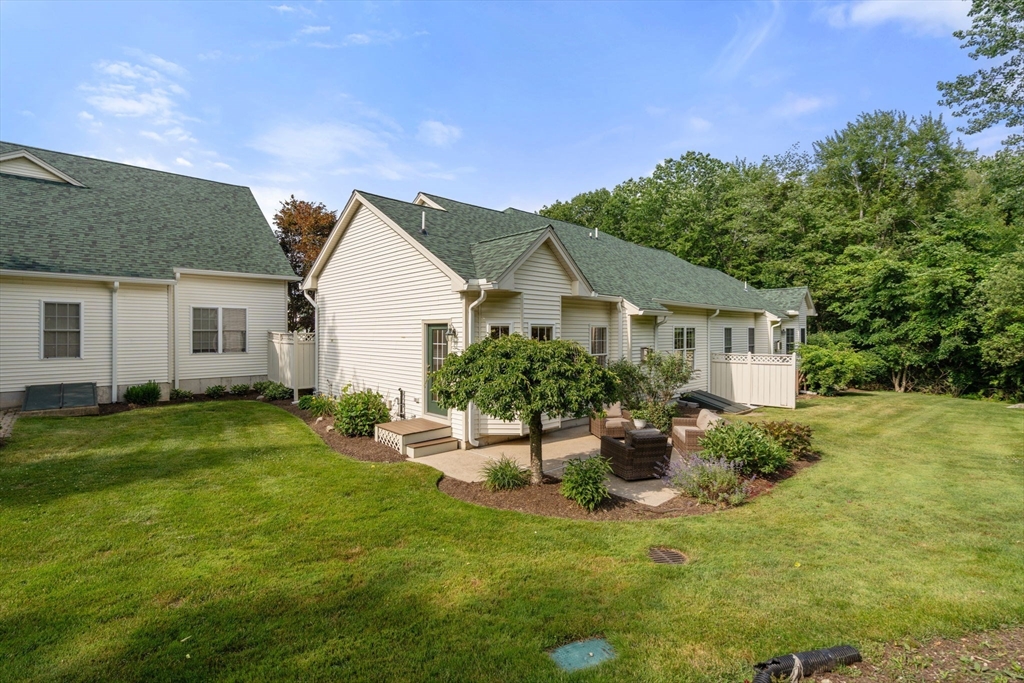 39 Village Cir # 39