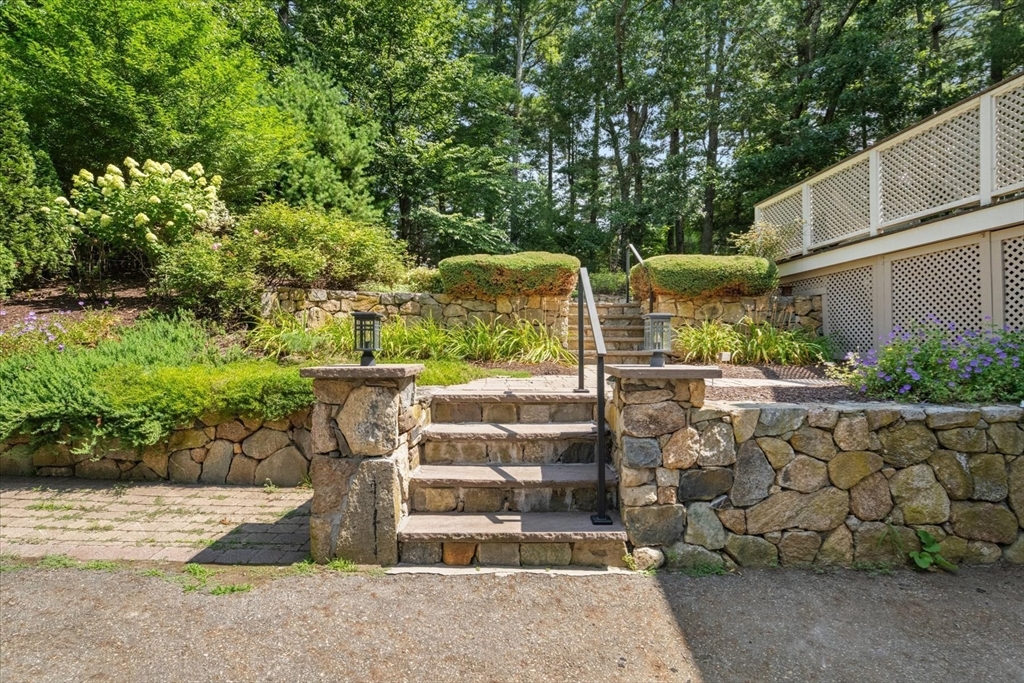 6 Phillips Rd