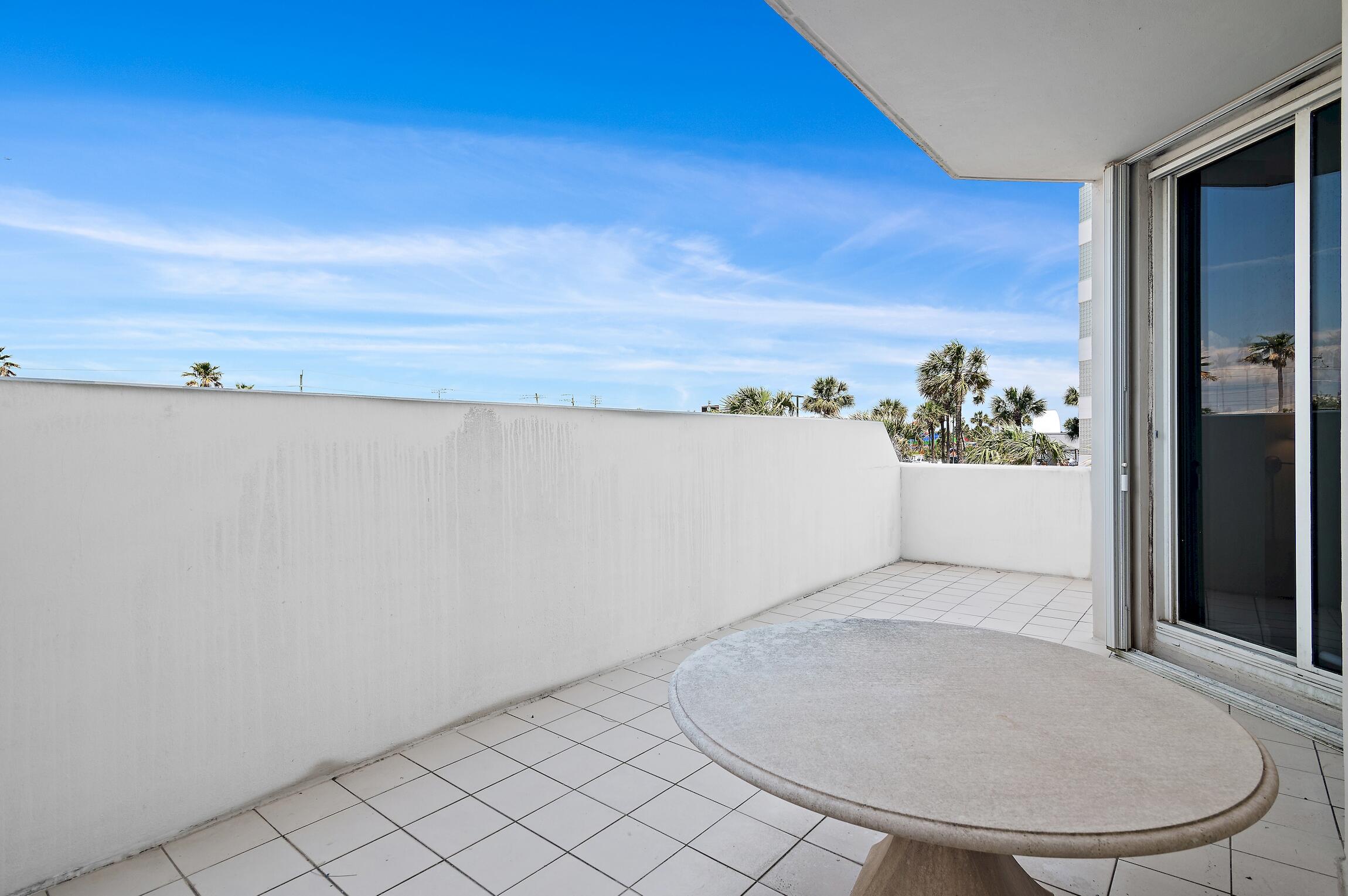 1050 Highway 98, 101E