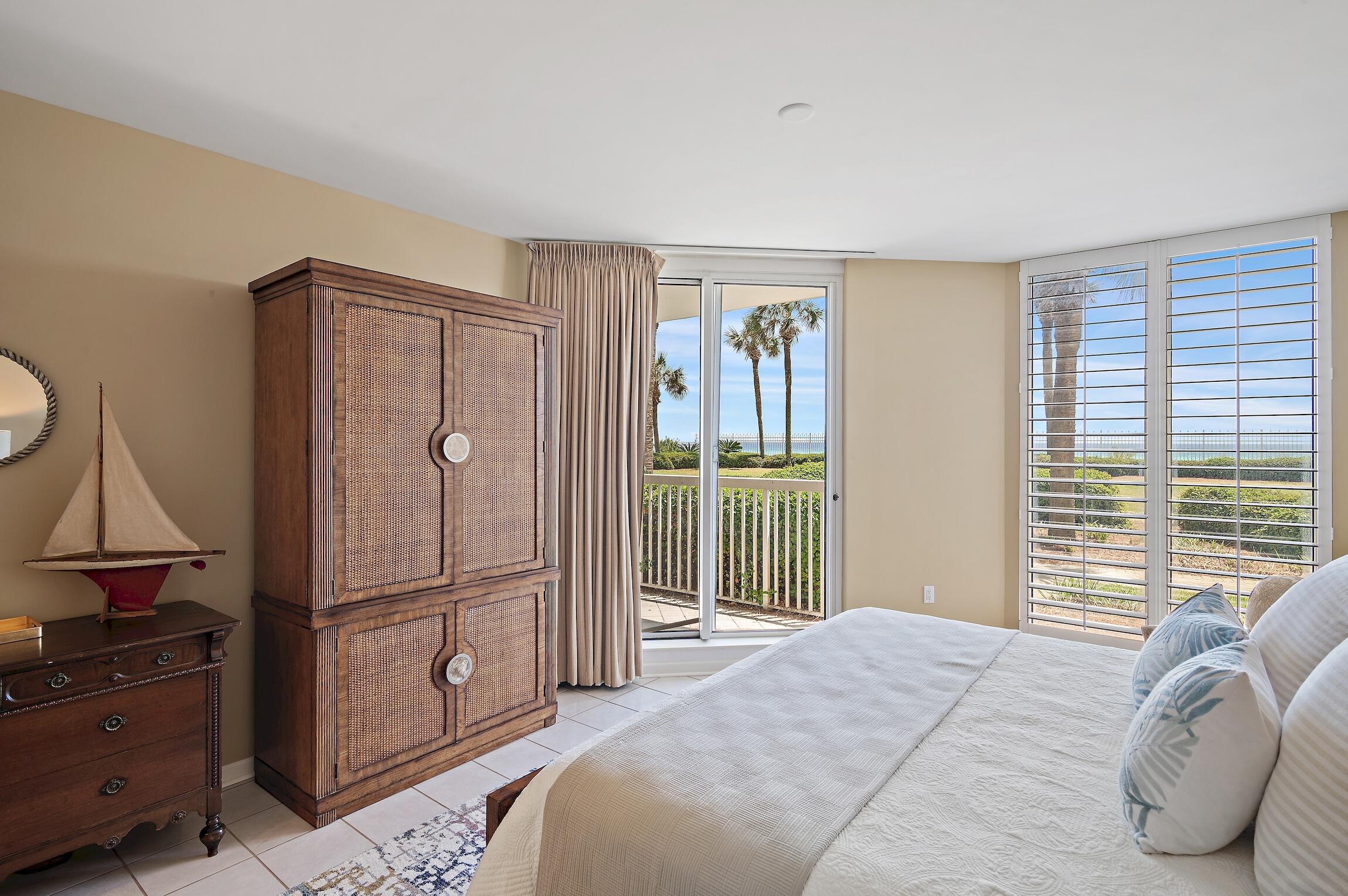 1050 Highway 98, 101E