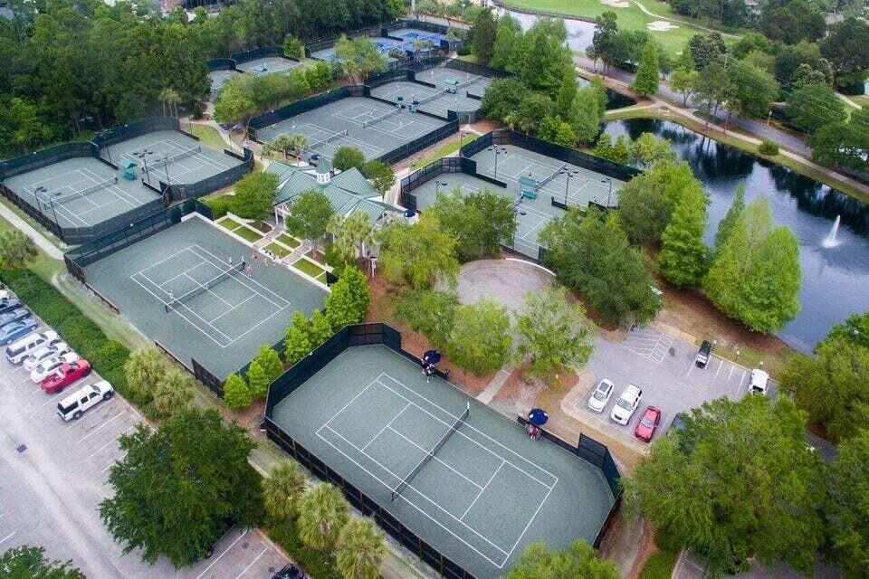 9100 Baytowne Wharf 364