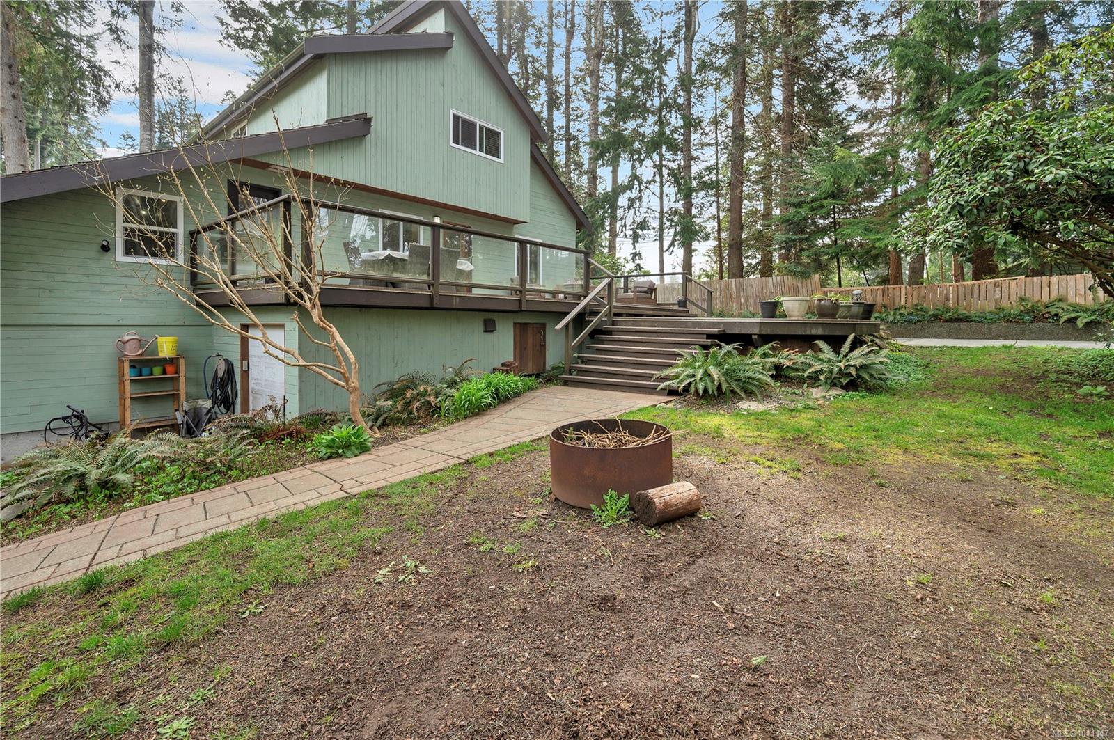 3844 Sutil Rd