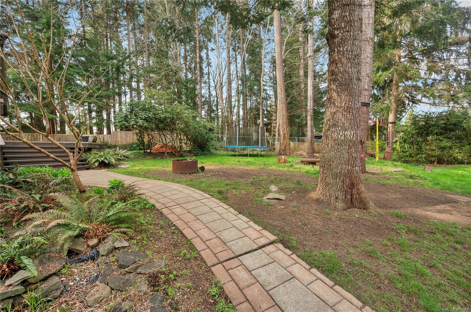 3844 Sutil Rd