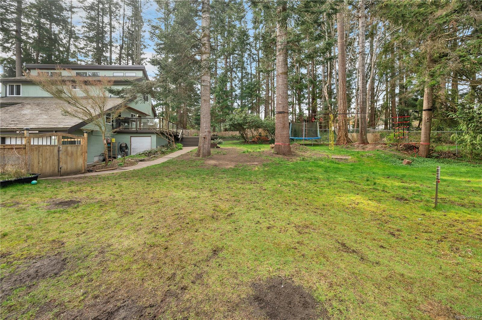 3844 Sutil Rd
