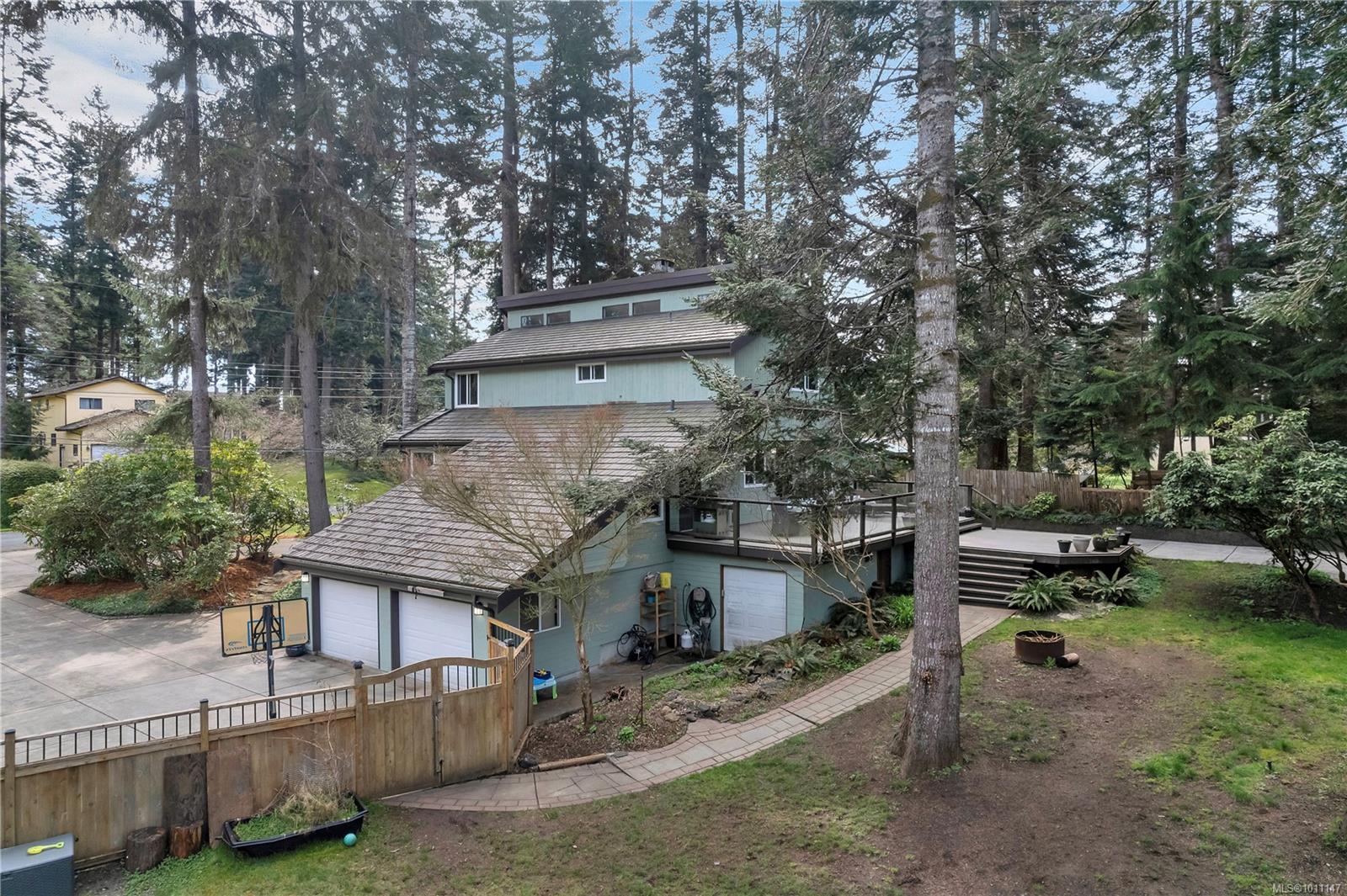 3844 Sutil Rd