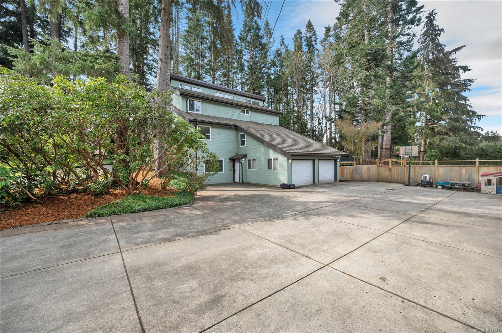 3844 Sutil Rd