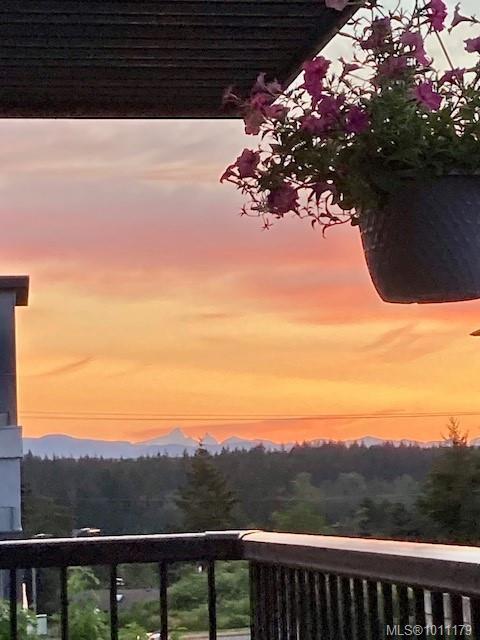 585 Dogwood St S # 201