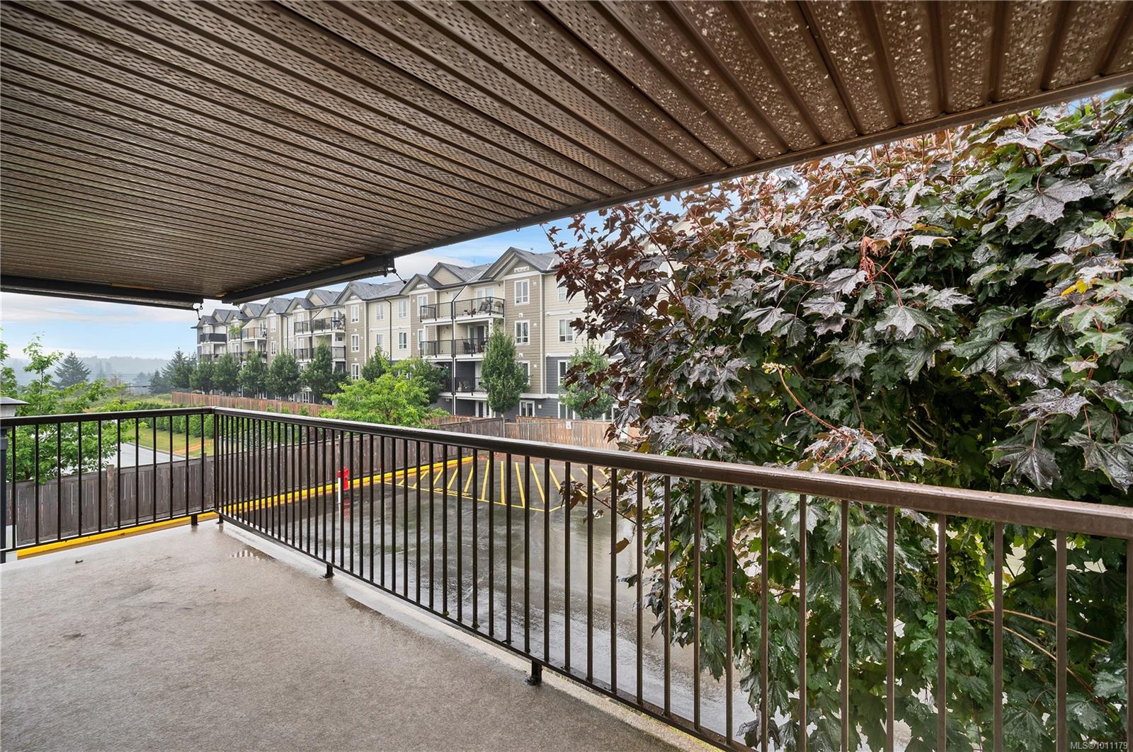 585 Dogwood St S # 201