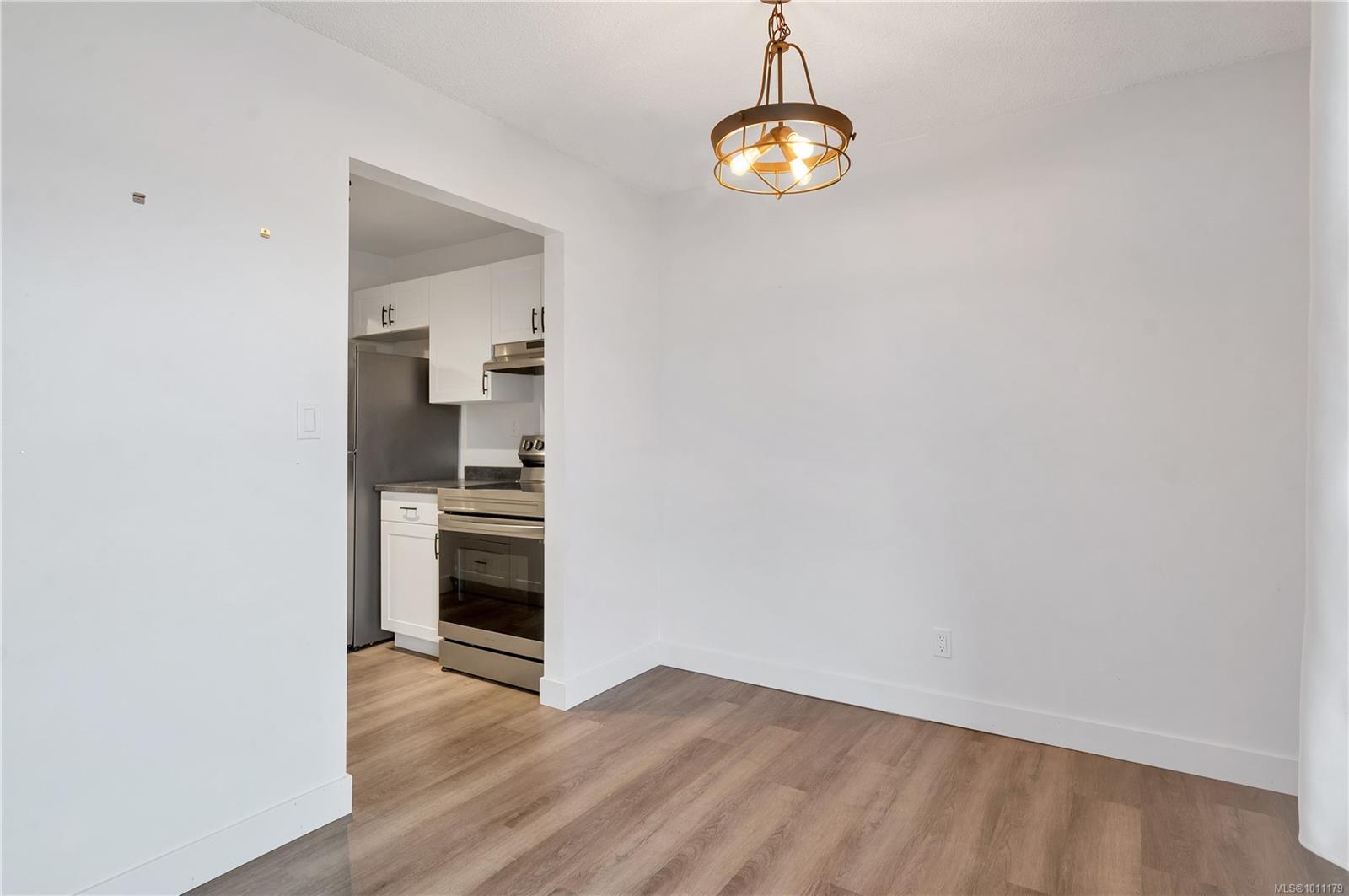 585 Dogwood St S # 201