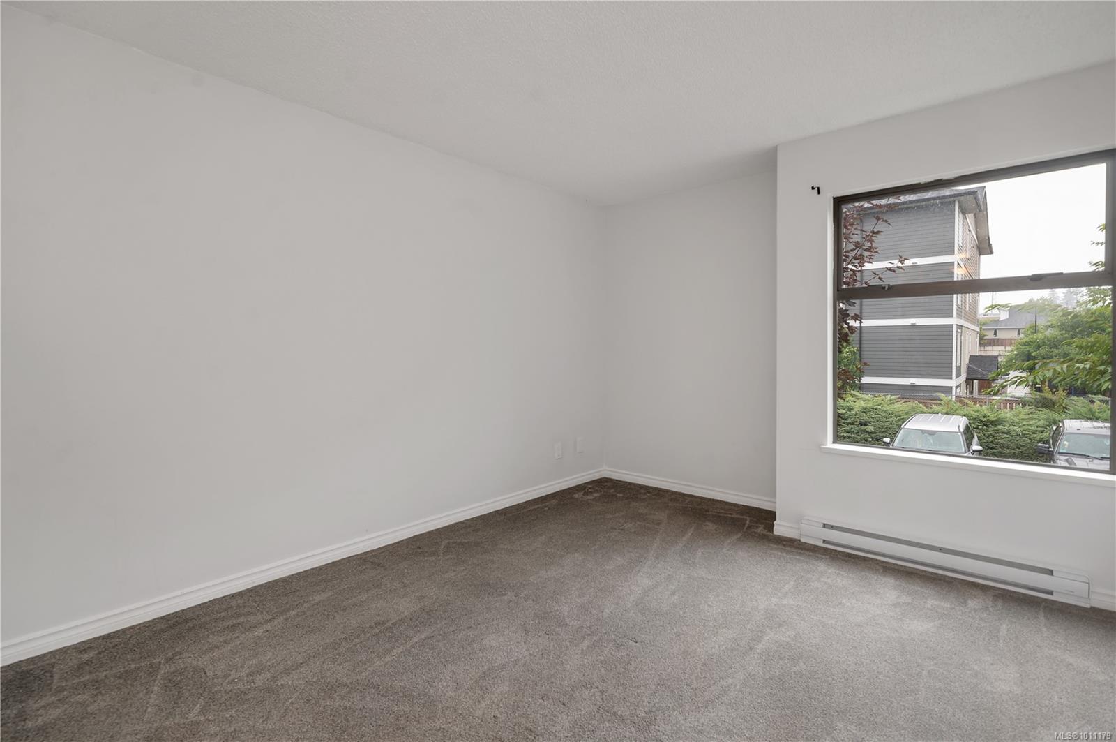 585 Dogwood St S # 201