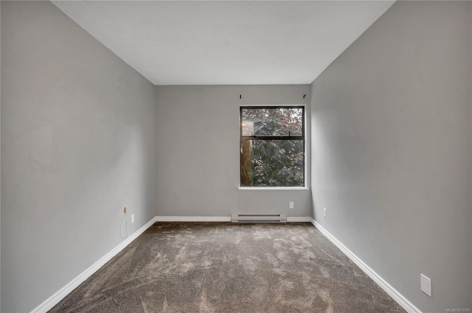 585 Dogwood St S # 201