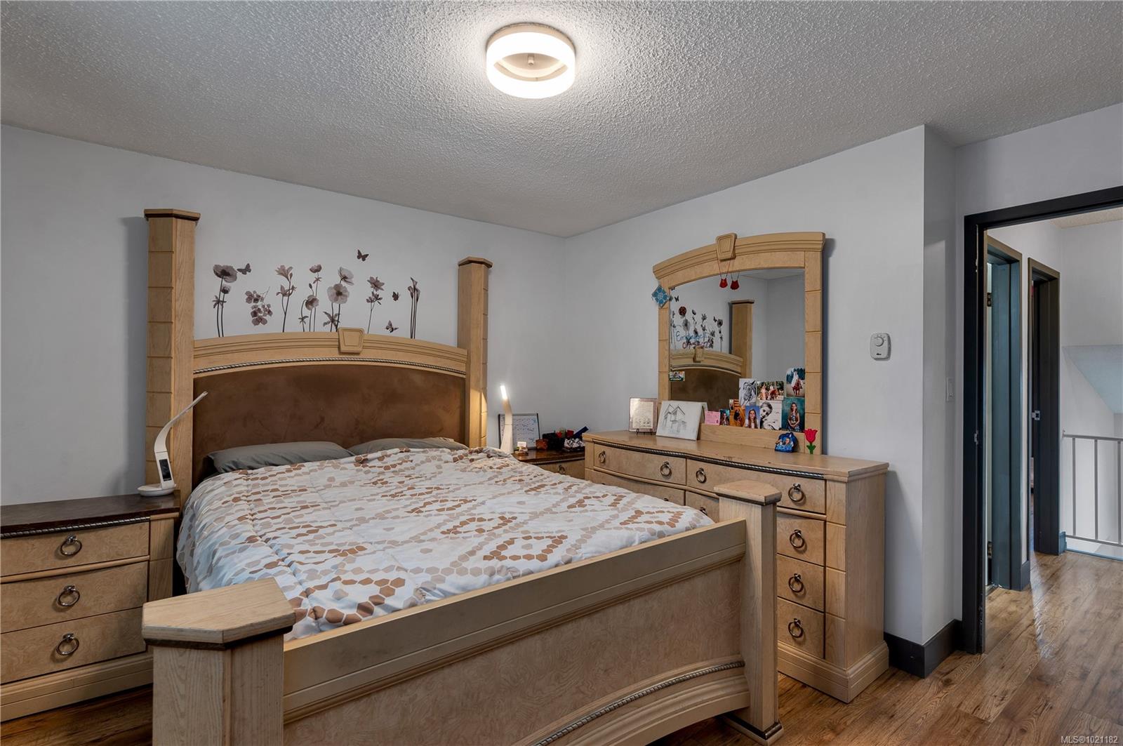 824 Island Hwy S # 105