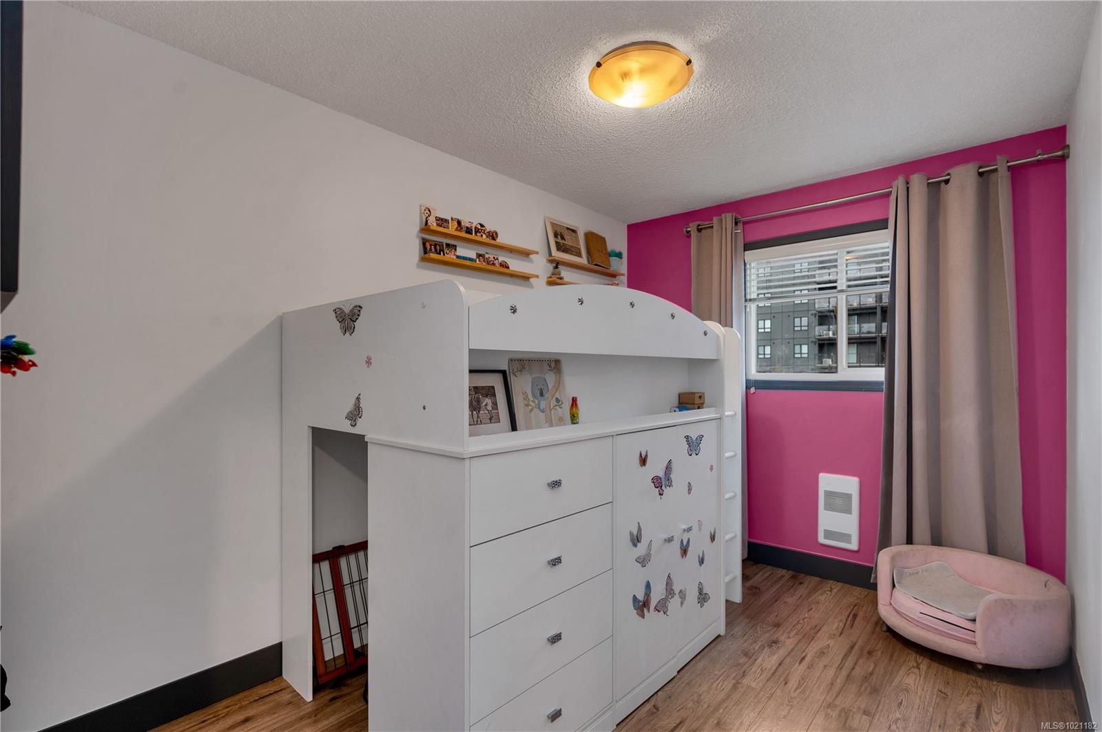 824 Island Hwy S # 105