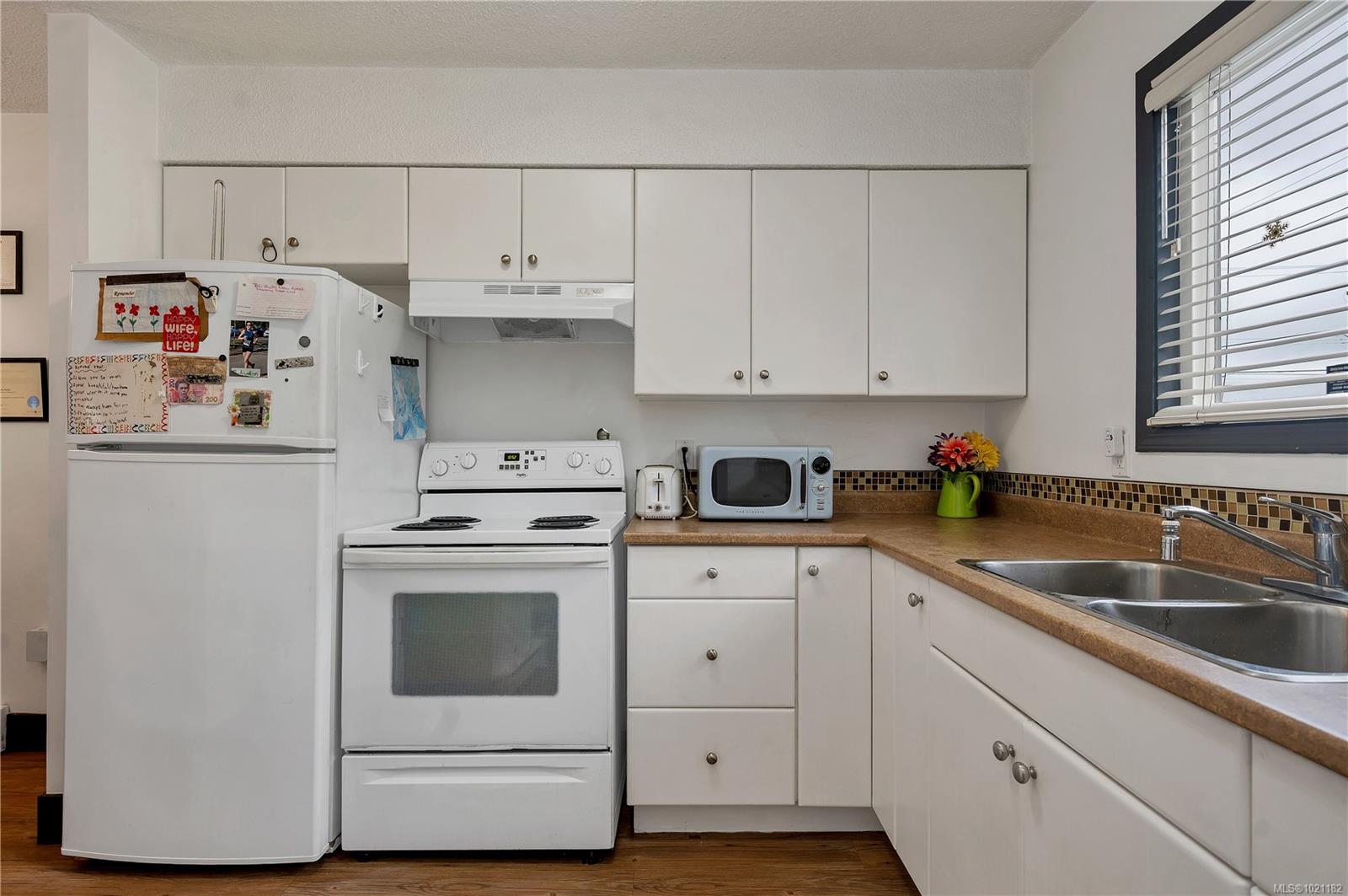 824 Island Hwy S # 105