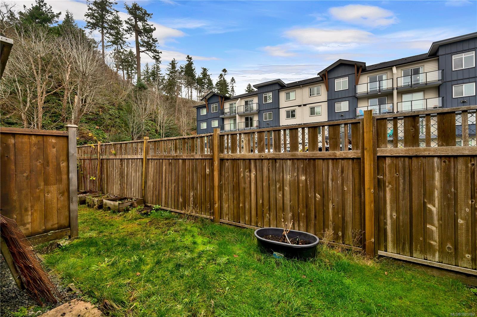 824 Island Hwy S # 105