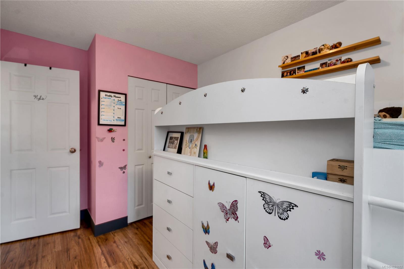 824 Island Hwy S # 105