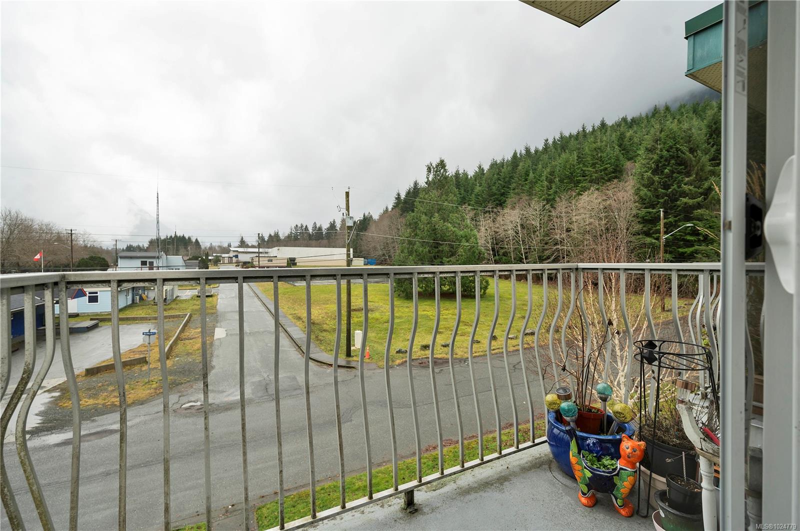 611 MacMillan Dr # 307