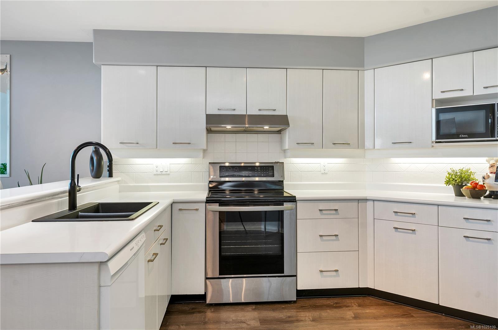 350 Island Hwy S # 407