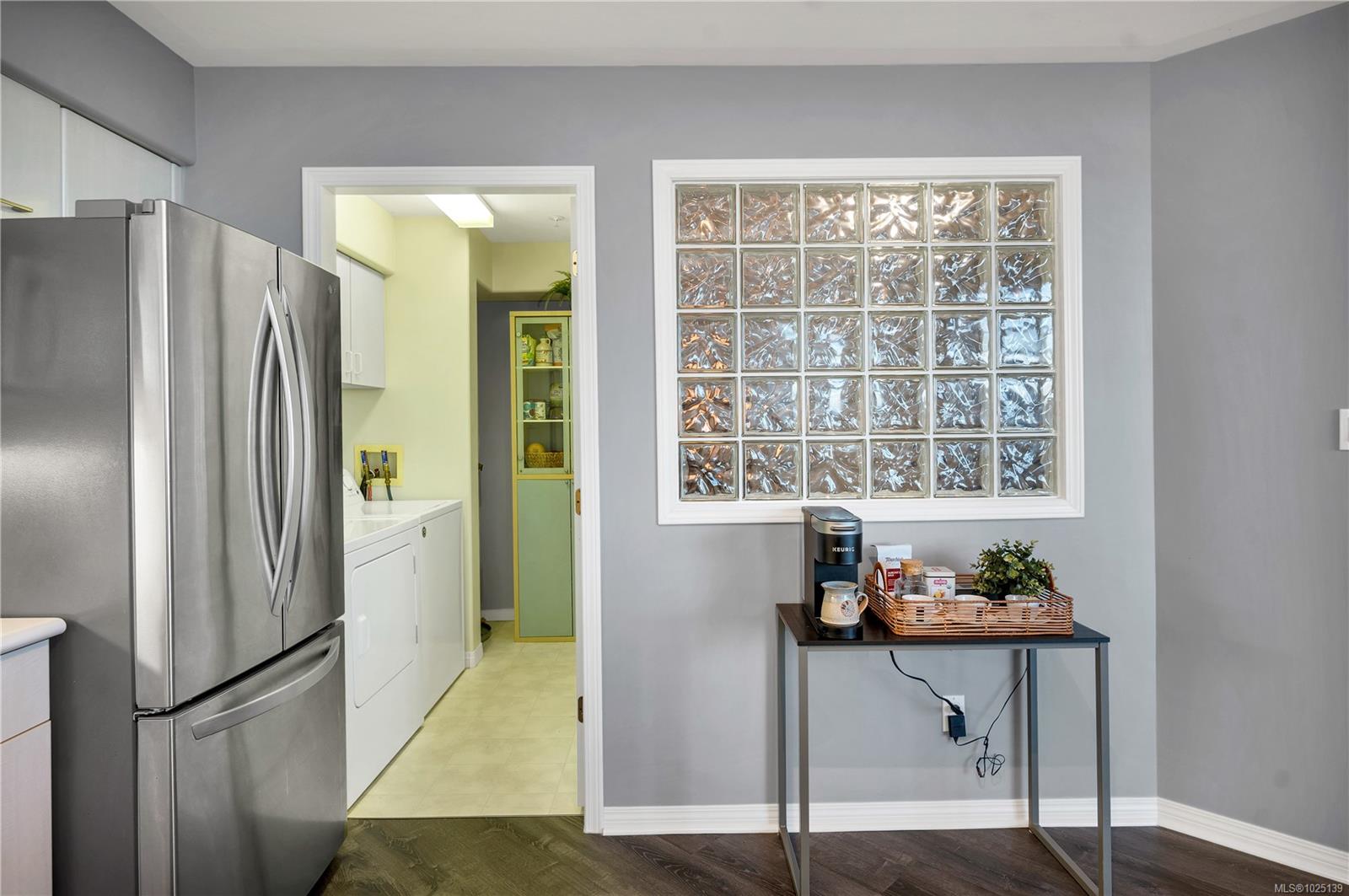 350 Island Hwy S # 407